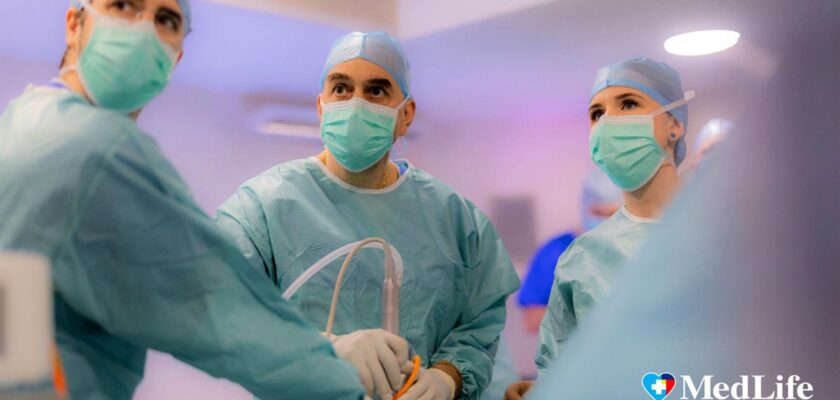 MedLife, ortopedie, chirurgie genunchi, educatie medicala, medicina