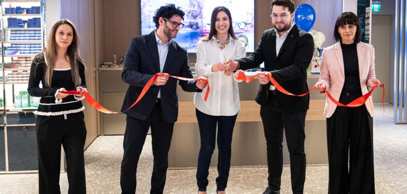 OPTIblu, EssilorLuxottica, optica, retail, tehnologie