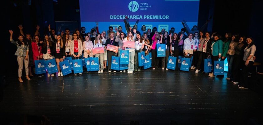 program antreprenoriat liceeni, concurs BCR elevi, educatie financiara tineri, competitie business Bucuresti