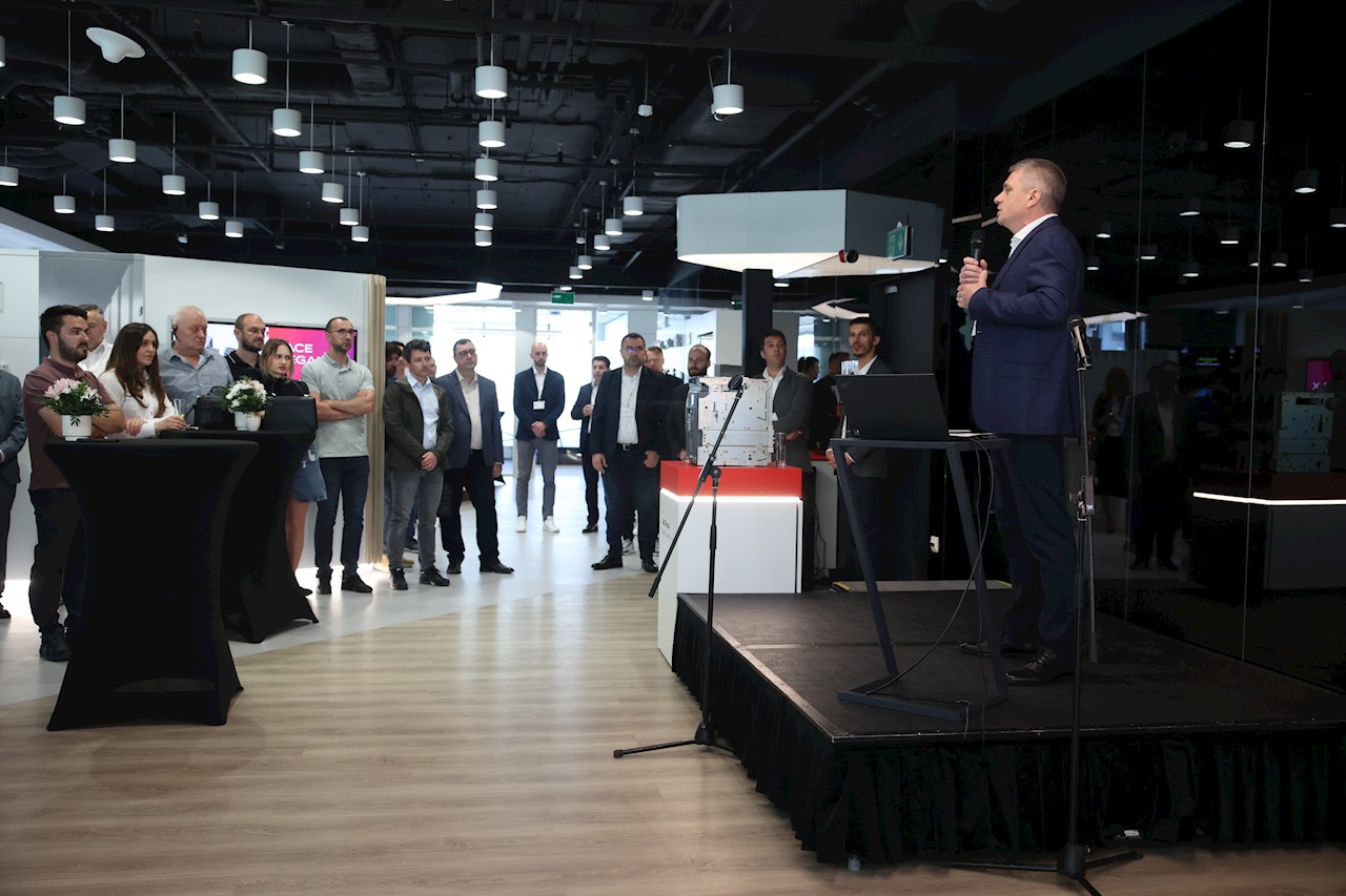 ABB România lansează SACE Emax 3, primul întreruptor cu securitate cibernetică SL2 eveniment
