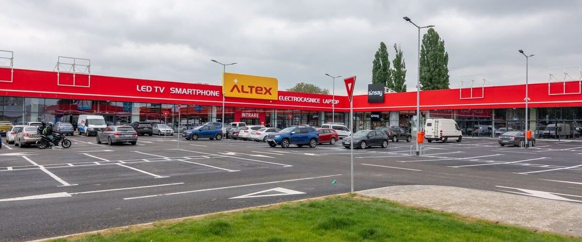Altex deschide primul magazin proprietate din Bacău, în Aurora Retail Park