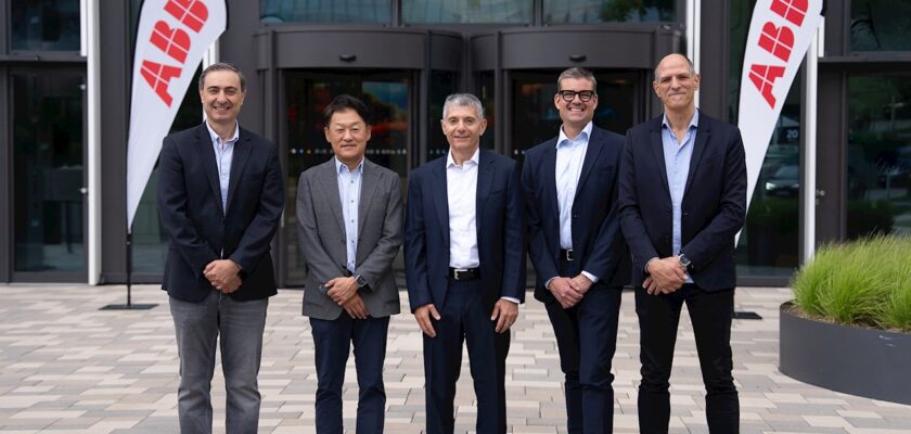 Samsung-ABB_Group_picture