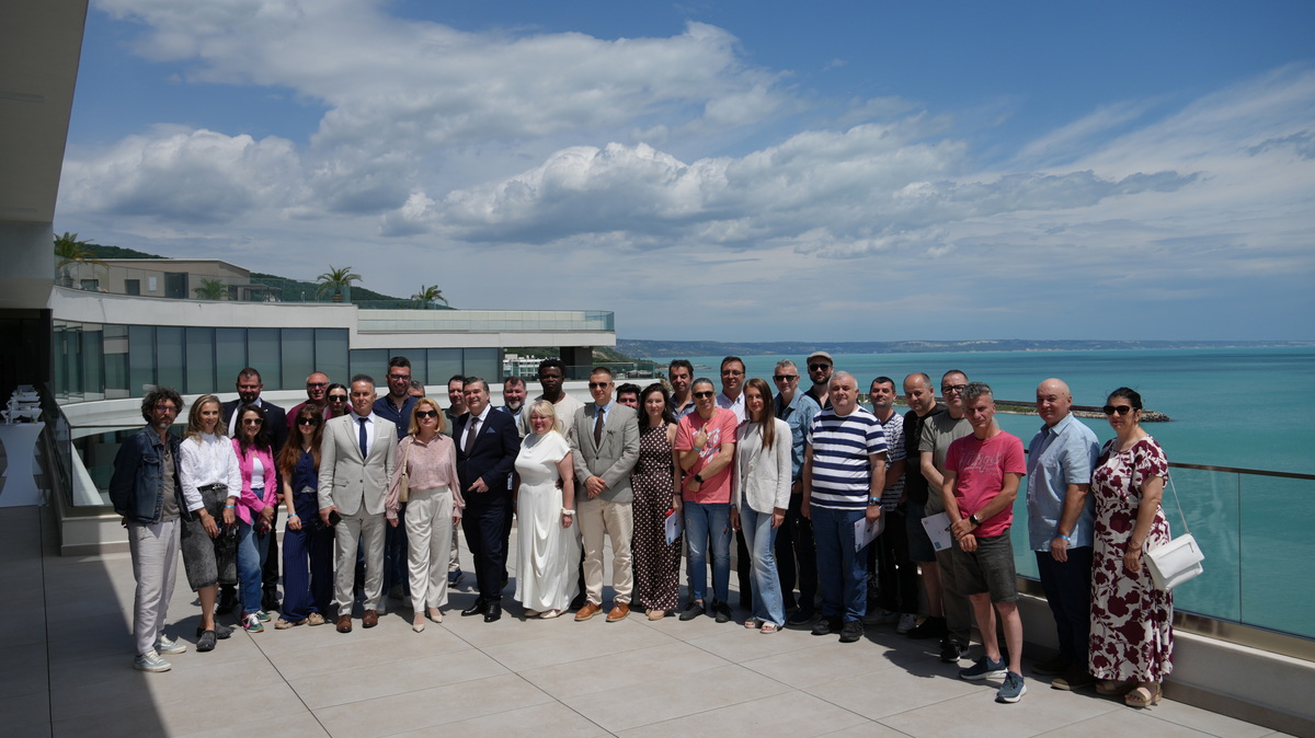 conferinta de presa organizata de IRI Travel la Grifid Noa