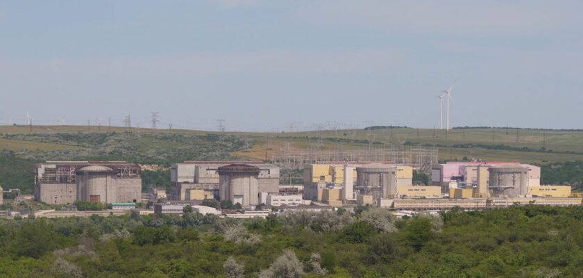 Cernavoda_exterior_view_courtesy_of_Societatea_Nationala_Nuclearelectrica